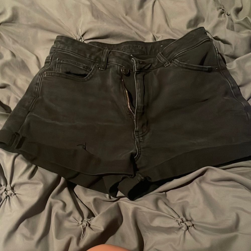 MOM SHORTS